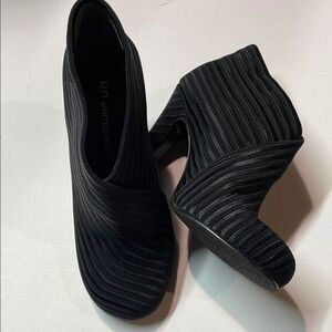 UN United Nude Womens Fold Hi Black Ankle Heels Booties Sz 5